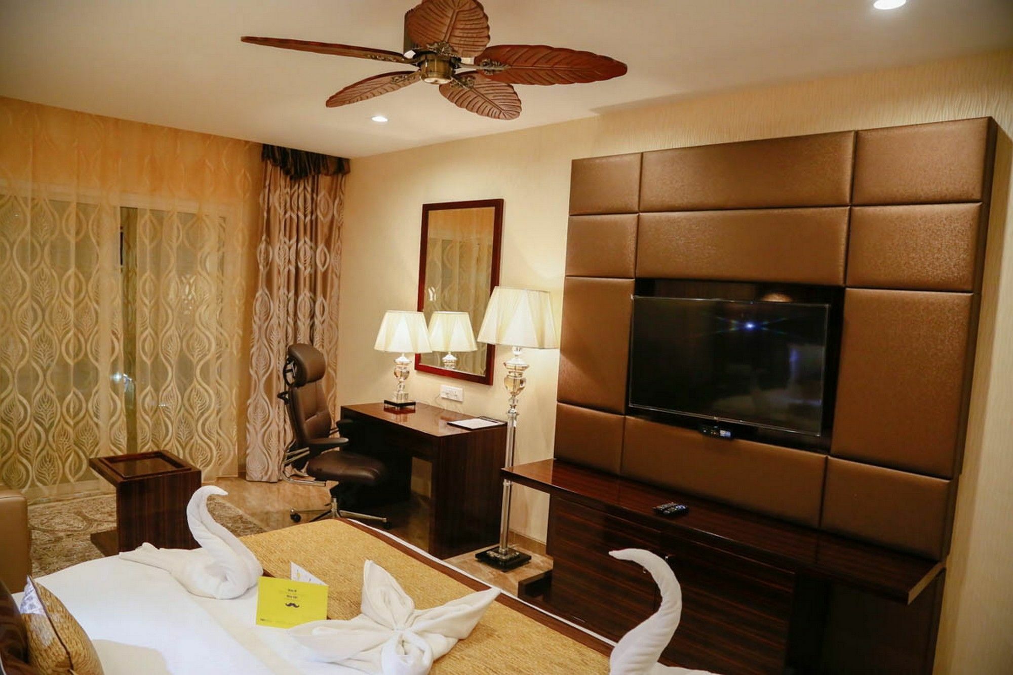 Fabhotel Prime Sarala Crown With Pool - Nr Calangute Beach Εξωτερικό φωτογραφία