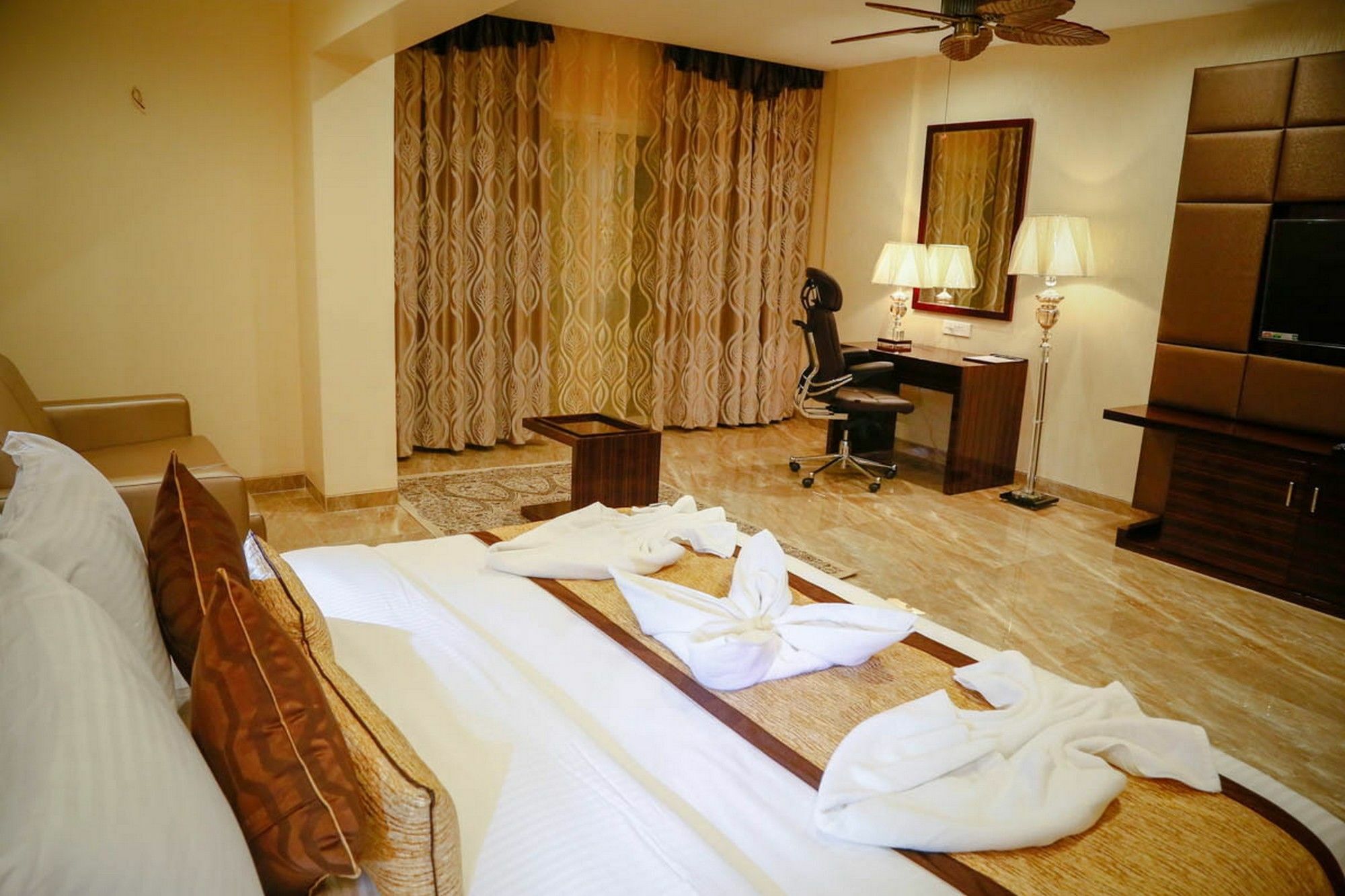 Fabhotel Prime Sarala Crown With Pool - Nr Calangute Beach Εξωτερικό φωτογραφία