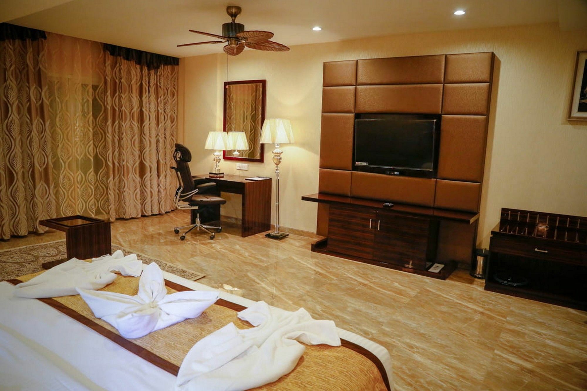 Fabhotel Prime Sarala Crown With Pool - Nr Calangute Beach Εξωτερικό φωτογραφία